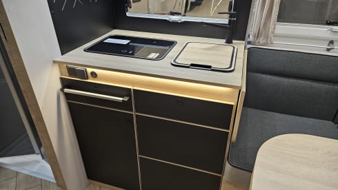 GZX-72-N – Chausson 777GA Automatic Etape Line very luxurious, km free!