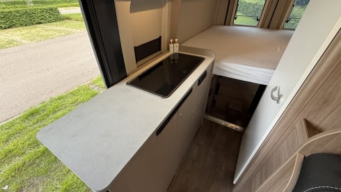 4p Carado Campervan with Pop-Up roof 