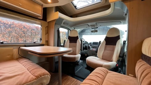Luxury 4 pers. with fixed French bed and a pull-down bed