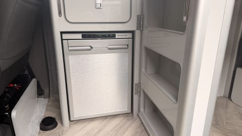 Derek – 4 berth Volkswagen campervan from 2022