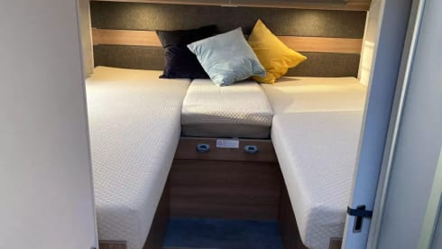 Roxi – Dethleffs Semi-integrated 4p from 2021 (Very nice and complete)