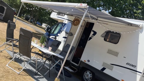 Travel The Wild – 6 berth Fiat Escape 696
