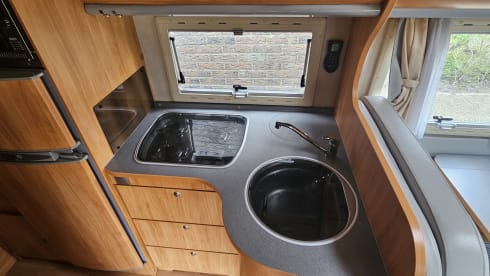Camping-car de luxe polyvalent pour 6 personnes
