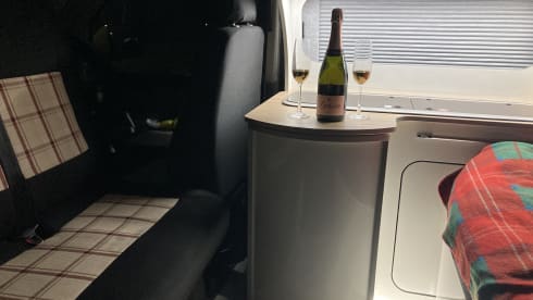 Bob – Volkswagen Wohnmobil mit 4 Schlafplätzen aus dem Jahr 2011