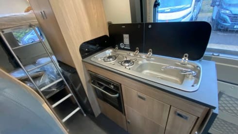 V669SE – 4 berth Auto-Trail V669SE campervan automatic new in 2024