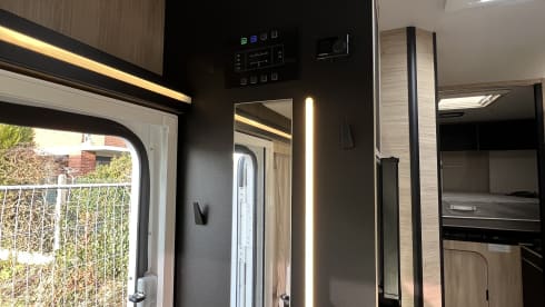 Ford Challenger 384 étape édition 2025 neuve et confortable