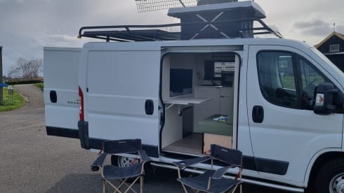 Lux – 2p Peugeot bus uit 2012