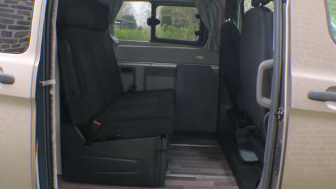 Ford Nugget (new model 2022). With outdoor cooking set!