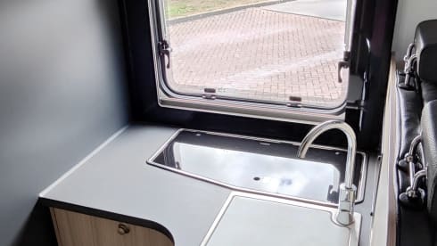 Casita on Wheels –  Luxury 4/5p Sun Living semi-integrated from 2022 off-grid