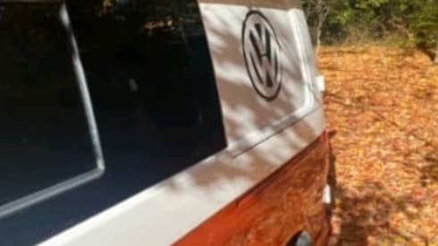 Velma – 4 berth 2016 Volkswagen campervan