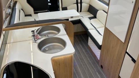 Destiny – 6 berth Fiat Autoroller Luxury model