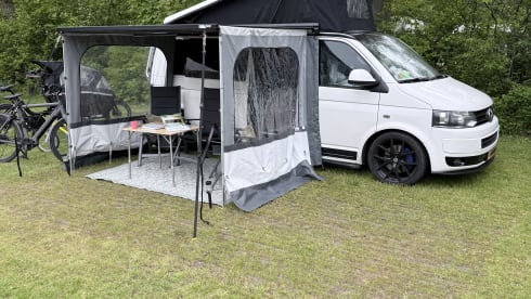 Viggo 1 – Camper Volkswagen del 2012 per 4 persone