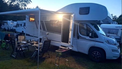Travel Angel – Fiat carado A 464 - für 6 Personen mit viel Stauraum