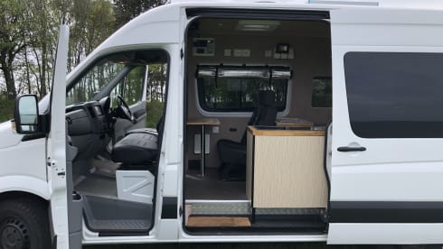 Blanco – 2 berth Volkswagen campervan from 2015