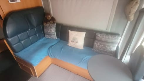 5 berth Niesmann + Bischoff integrated from 2002