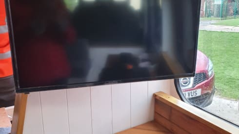 BETTY BOXER – BETTY - PEUGEOT BOXER XLWB - Quirky converted campervan 