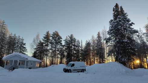 Appa – Fourgon aménagé Opel Movano L2H2, charmant et autonome pour 2 personnes