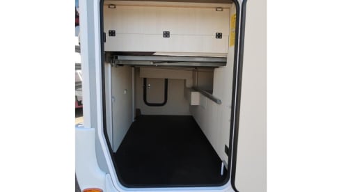 Luxuriously equipped 4-person Chausson