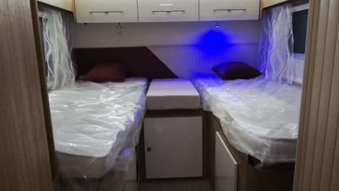 Ons Mieke...  – Rimor seal 695: Cozy mobile home with spacious bedroom.