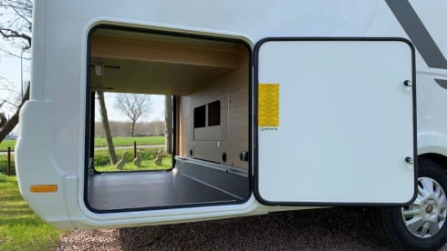 4p Adria Mobil Matrix 670 DC semi-integrated from 2022