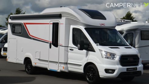 15 LMC H664 – Lmc Tourer Lift (2024) 2-4 persons automatic