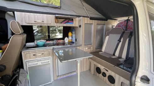 Tallulah – New Conversion 2019 Long Wheel Base 4 berth VW campervan 
