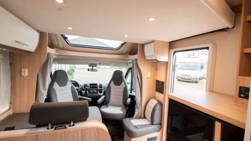 Luxe Sunlight T67 - automaat - heelijke luxe camper (2022)