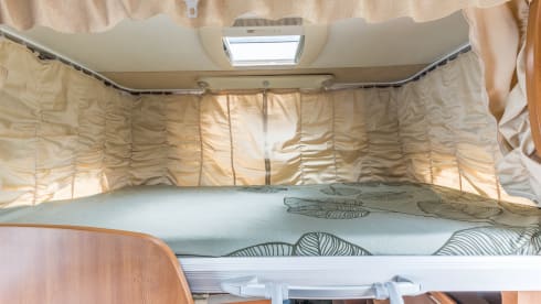 Nice Fiat semi-integrated camper for 5p