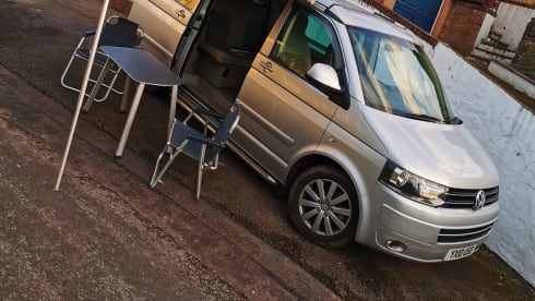 Calvin the Camper – Top Spec VW California 4 berth with night heater. Price inc insurance!