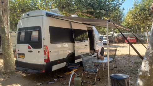 Buscamper – 2 person Renault bus from 2019