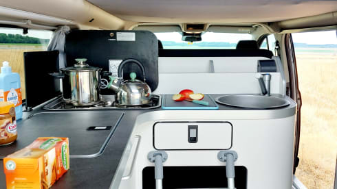 Nugget – Ford Nugget Plus 2023 with pop-up roof