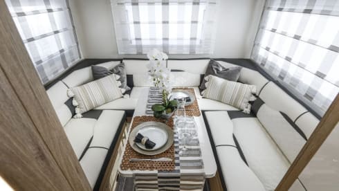 AFP 747 – Roller team 747 6 Berth 2025