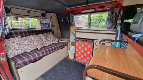2p Volkswagen bus from 1983