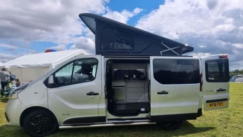Trevor – 4 berth Renault campervan from 2016