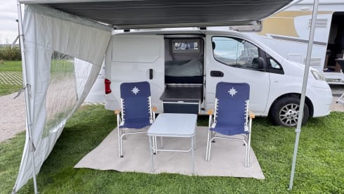 2p Nissan campervan from 2011