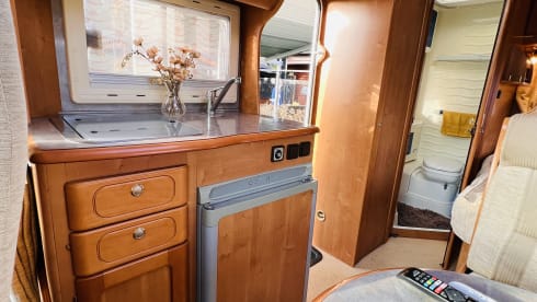 Compleet huisje op wielen! – Rapido Camper 2 person compact and complete!
