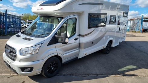 Efa – 6 berth Roller Team semi-integrated from 2024