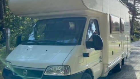 Elnagh alcove camper for 6 people 