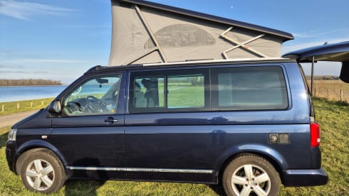 Beautiful 4p Volkswagen T5 California from 2012