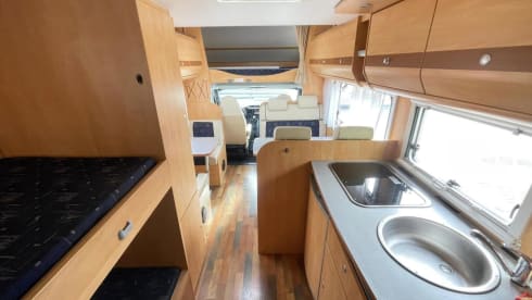 Family camper with bunk bed, 6 persons - Sunlight Alcove from 2009