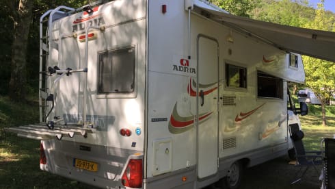 Spacious cozy family camper