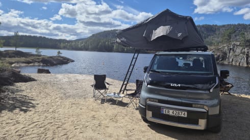 Pia – Camper elettrico Kia PV 5 per 2 persone