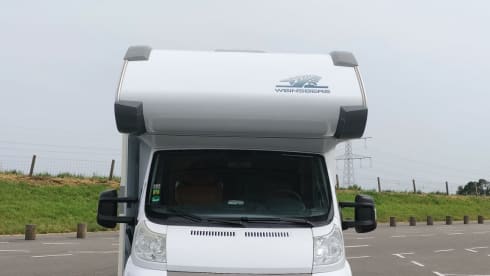Vinny – Go on an adventure with our 6-person Camper - Ready for your trip!"