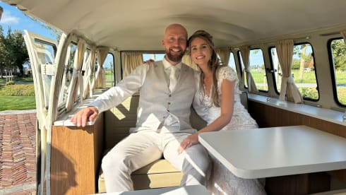 Miss Parel – 2p Volkswagen T2 campervan uit 1981