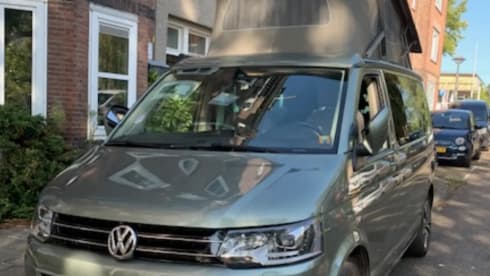 Vw California camper met 4 slaapplaatsen