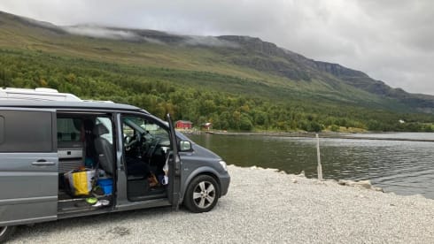 4p Mercedes-Benz campervan uit 2010