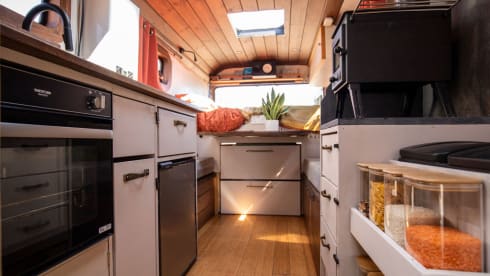 Elijah  – 4 Birth - Mercedes 709D - House truck 