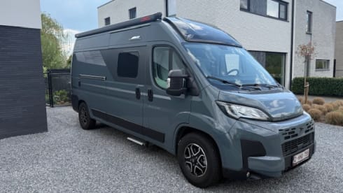 2p Adria Mobil bus uit 2025