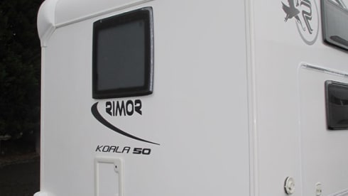 Ruime camper - 6 vaste slaapplaatsen + 2 optioneel