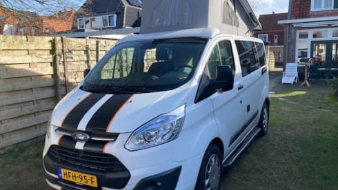 Leetro II – Ford bus camper automatic 2 persons euro6 fully equipped 